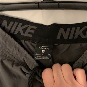 Nike Dry Fit Jogger - Gray